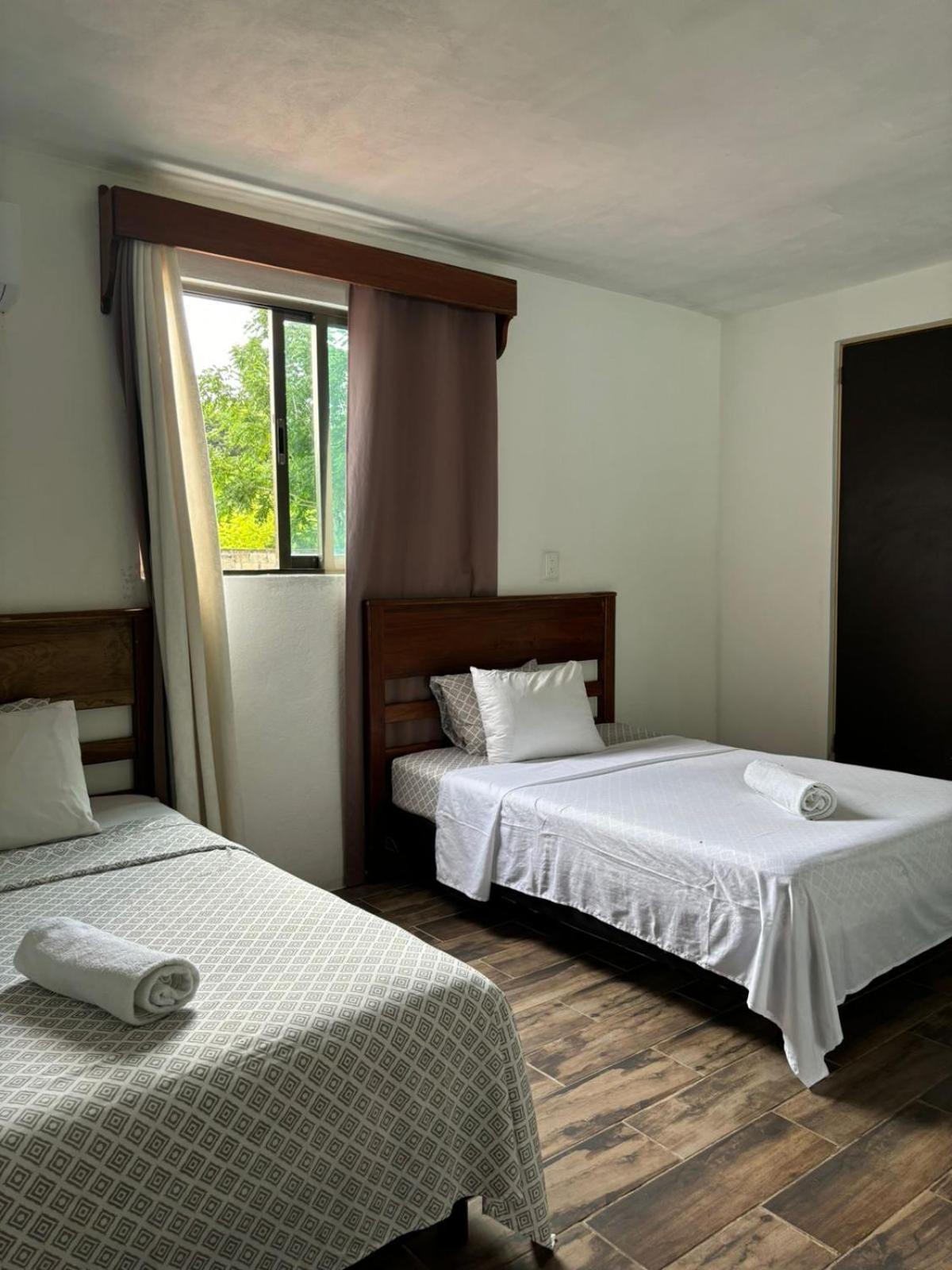 Hotel Miriam Бакалар Екстериор снимка