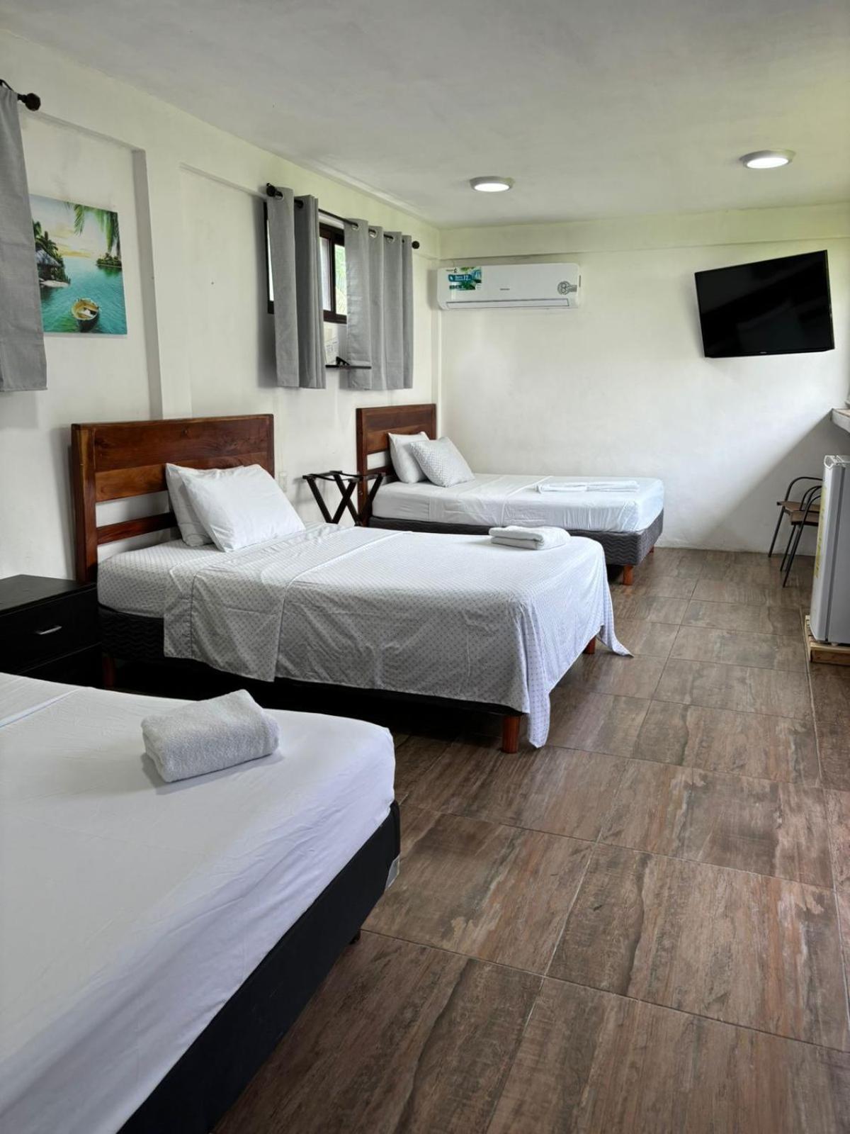Hotel Miriam Бакалар Екстериор снимка